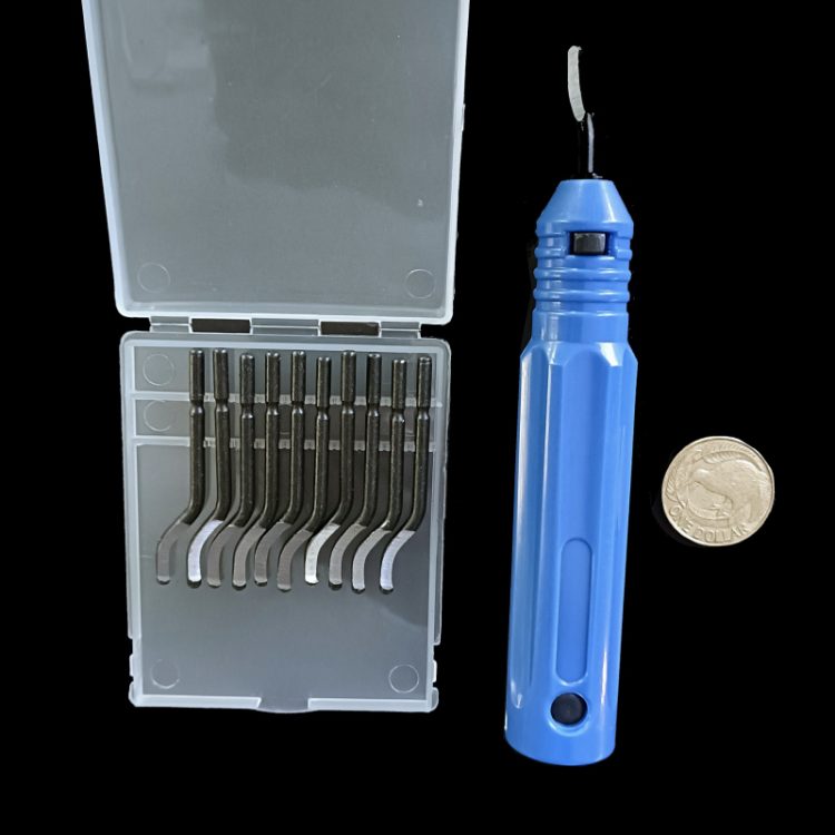 Deburring Tool for removing resin edges
